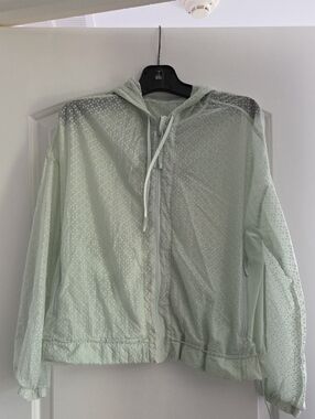 Lululemon Light Mint Ruffle Hooded Sheer Windbreaker Jacket Size 6